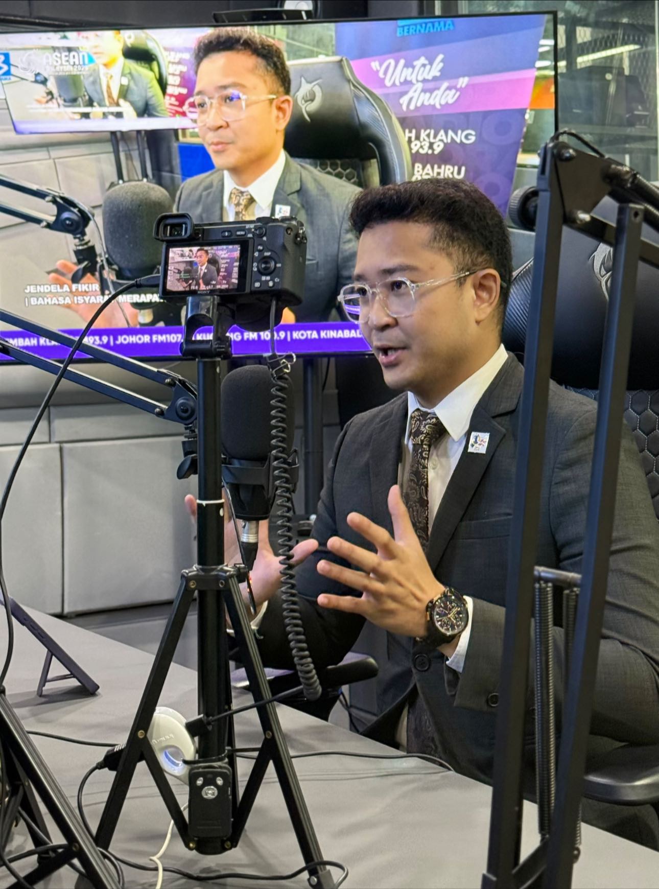 526374270_10223998765675904_5491805486206583056_n (1)